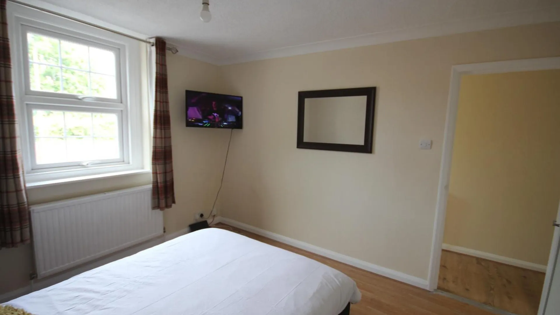 Whitehall Place Uxbridge Apartment
